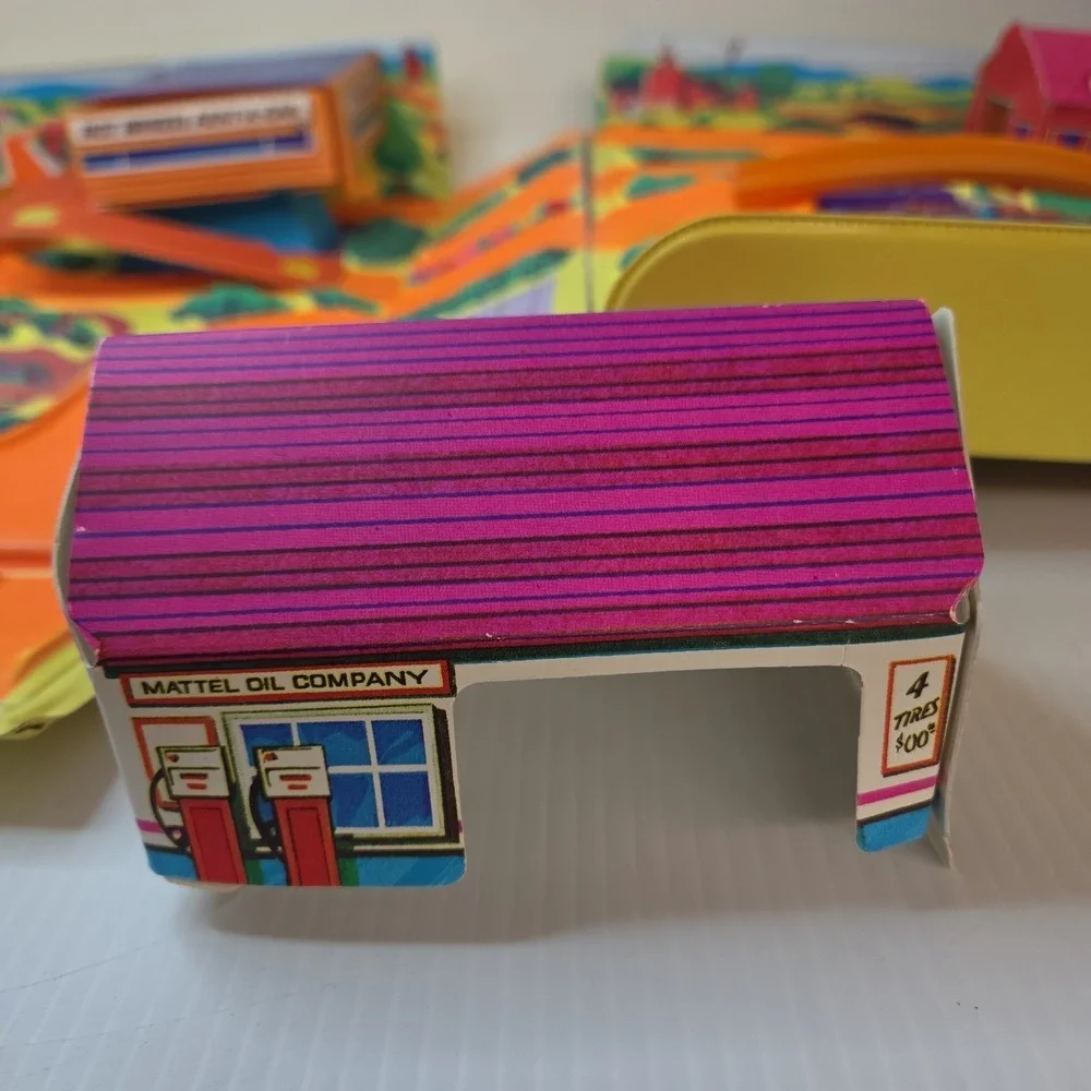 Vintage 1968 Hot Wheels Action City Folding Yellow Playset Case Mattel 5155